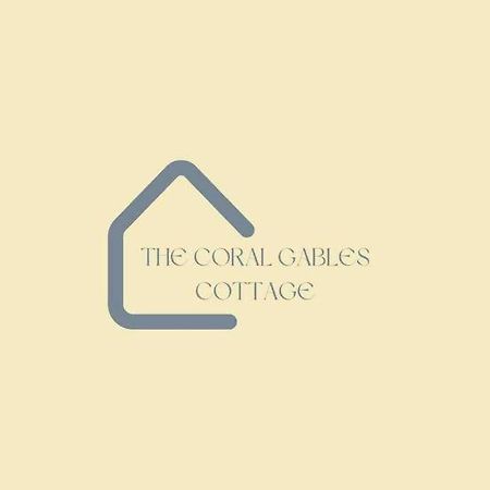 Unique Coral Gables Cottage マイアミ エクステリア 写真
